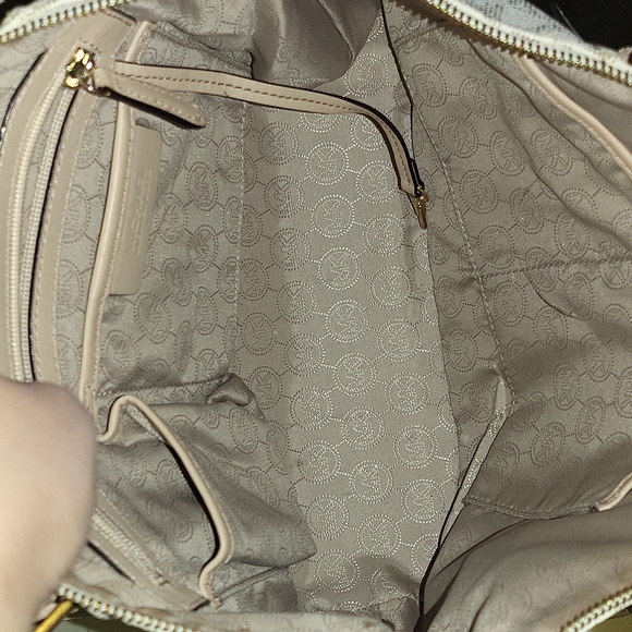 Michael Kors Jet Set Logo E/W Top Zip Tote - Picture 3 of 11